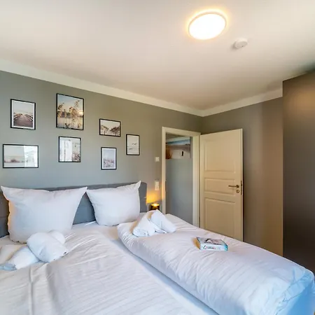Nause Mit Sauna, Fitness, Naturteich, Parkplatz, Spielplatz Und Direkten Meerblick Appartement Sassnitz
