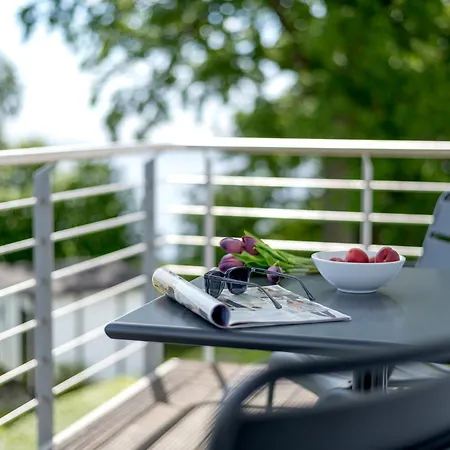 Appartement Nause Mit Sauna, Fitness, Naturteich, Parkplatz, Spielplatz Und Direkten Meerblick Sassnitz