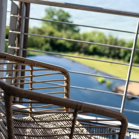 Nause Mit Sauna, Fitness, Naturteich, Parkplatz, Spielplatz Und Direkten Meerblick * Sassnitz