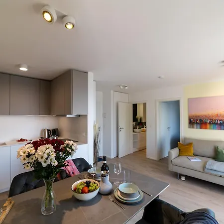 Appartement Nause Mit Sauna, Fitness, Naturteich, Parkplatz, Spielplatz Und Direkten Meerblick Sassnitz