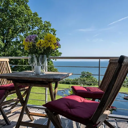 Nause Mit Sauna, Fitness, Naturteich, Parkplatz, Spielplatz Und Direkten Meerblick Appartement Sassnitz