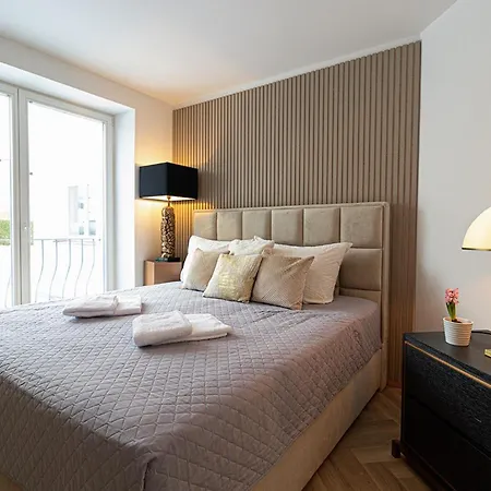 Appartement Nause Mit Sauna, Fitness, Naturteich, Parkplatz, Spielplatz Und Direkten Meerblick Sassnitz