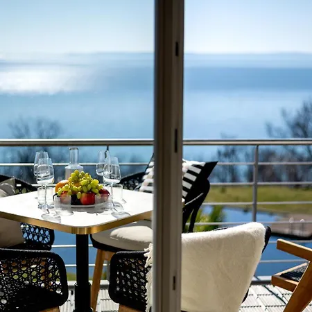 Appartement Nause Mit Sauna, Fitness, Naturteich, Parkplatz, Spielplatz Und Direkten Meerblick Sassnitz