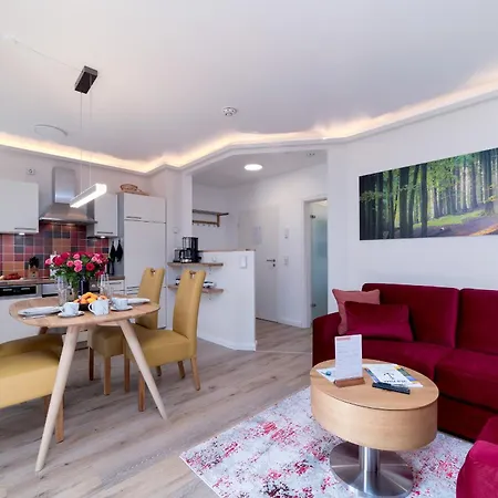 Nause Mit Sauna, Fitness, Naturteich, Parkplatz, Spielplatz Und Direkten Meerblick Sassnitz